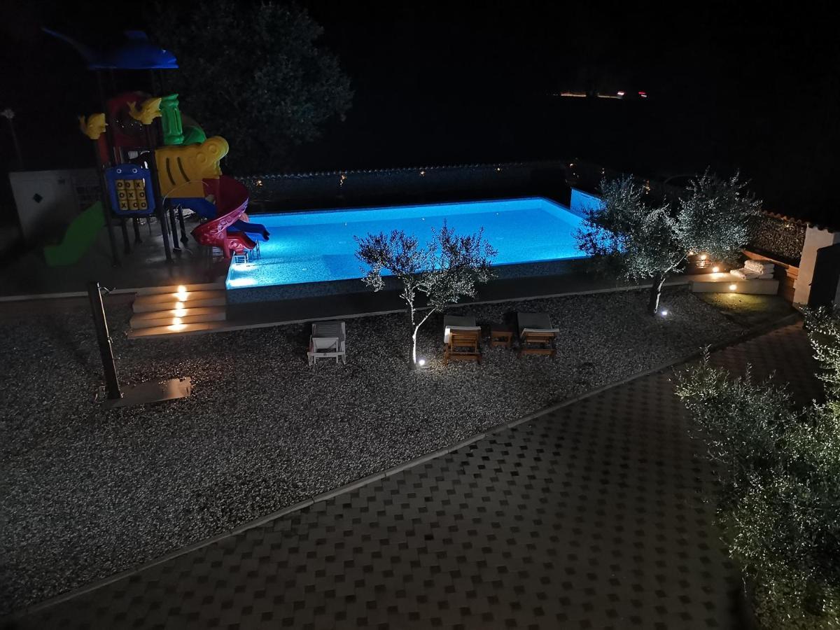 Jacuzi Cottage In The Olive Grove بولا المظهر الخارجي الصورة