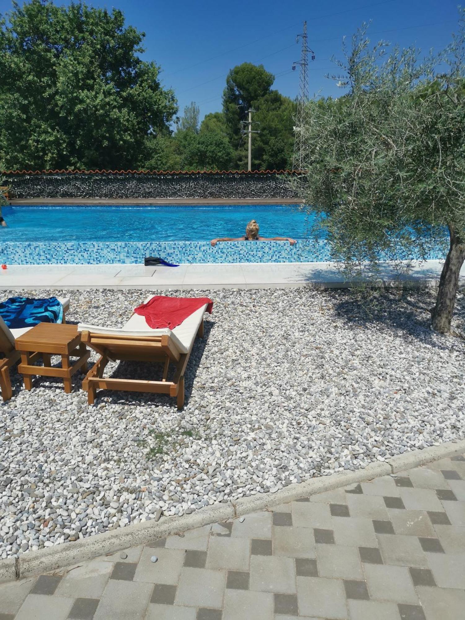 Jacuzi Cottage In The Olive Grove بولا الغرفة الصورة